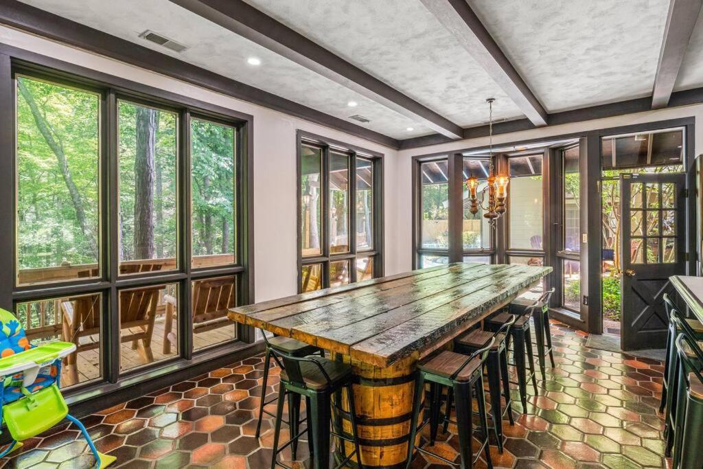 Bourbon Hollow Lodge With Hot Tub And Pool Plus Game Room Only 5 Min To Downtown Gatlinburg Eksteriør bilde