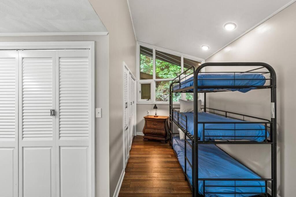 Bourbon Hollow Lodge With Hot Tub And Pool Plus Game Room Only 5 Min To Downtown Gatlinburg Eksteriør bilde