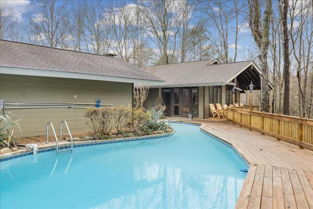 Bourbon Hollow Lodge With Hot Tub And Pool Plus Game Room Only 5 Min To Downtown Gatlinburg Eksteriør bilde