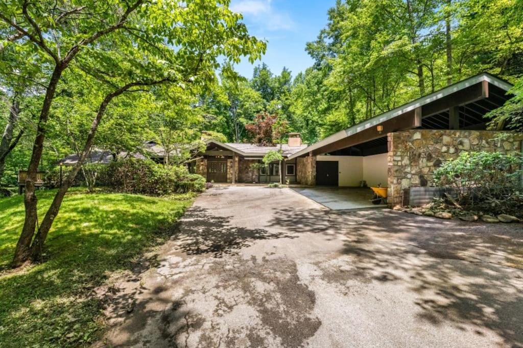 Bourbon Hollow Lodge With Hot Tub And Pool Plus Game Room Only 5 Min To Downtown Gatlinburg Eksteriør bilde