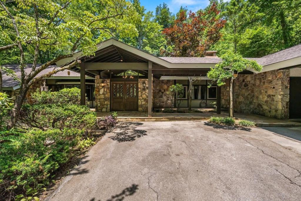 Bourbon Hollow Lodge With Hot Tub And Pool Plus Game Room Only 5 Min To Downtown Gatlinburg Eksteriør bilde